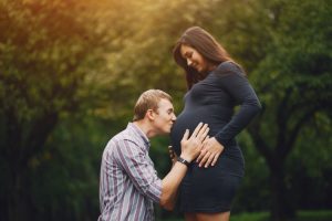 couple maternity picture ideas