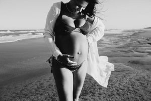 maternity beach photoshoot ideas