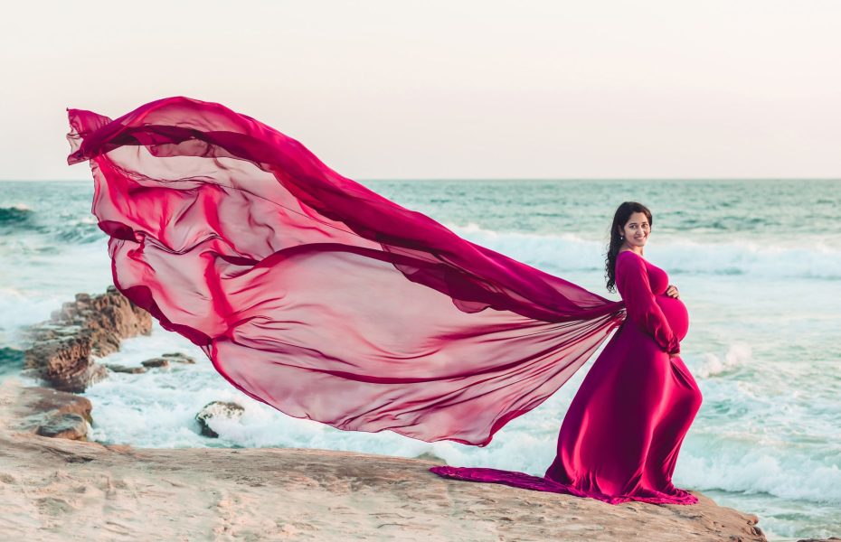 Maternity Beach Photoshoot: A Guide to Capturing the Glow